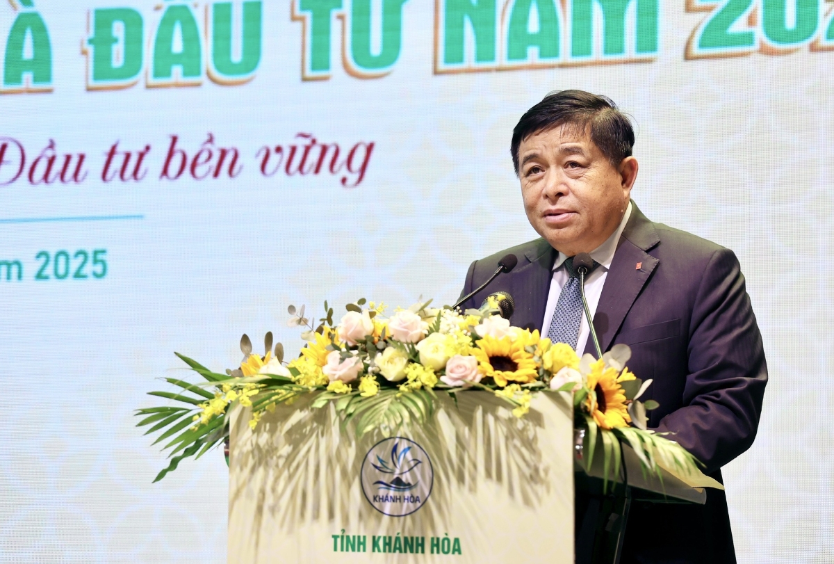 Phó Thủ tướng Chính phủ Nguyễn Chí Dũng đã tham dự Hội nghị Gặp mặt doanh nghiệp, nhà đầu tư năm 2025 với chủ đề “Khánh Hòa – Hội tụ giá trị, đầu tư bền vững". Ảnh: Văn Nỷ