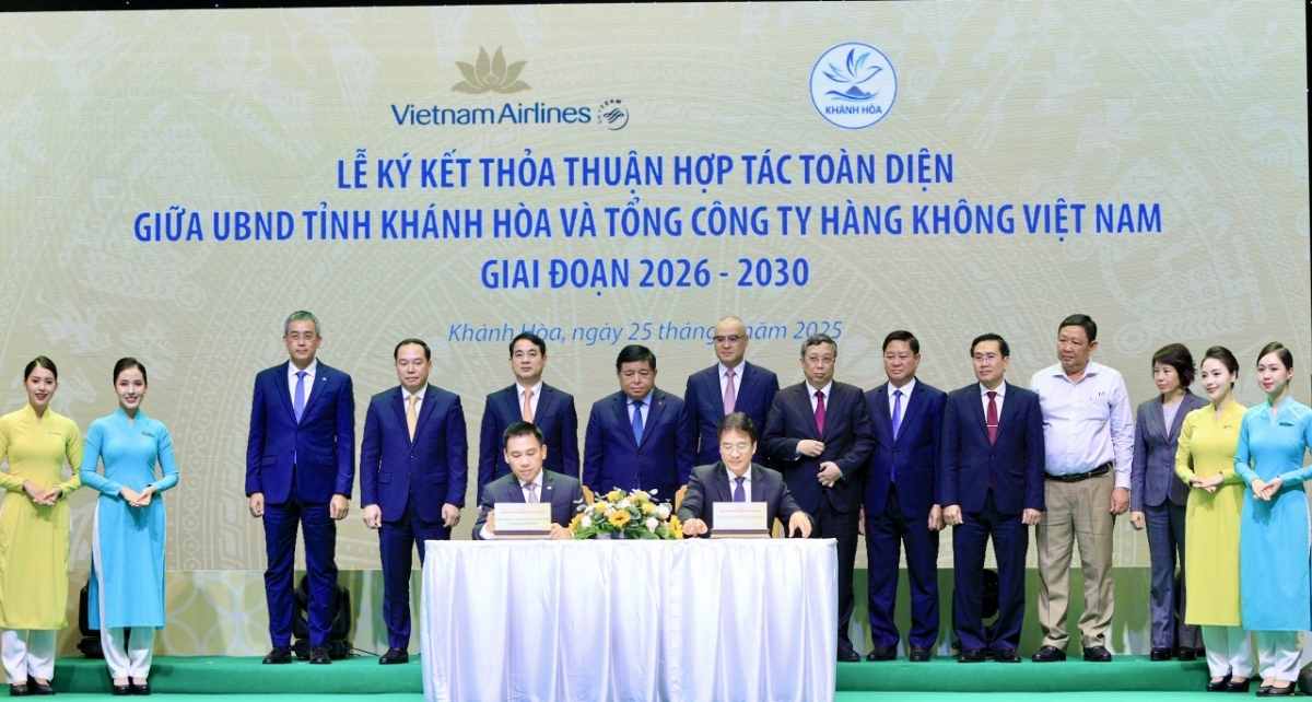 Phó Thủ tướng Nguyễn Chí Dũng chứng kiến Vietnam Airlines và UBND tỉnh Khánh Hòa ký kết thỏa thuận hợp tác toàn diện giai đoạn 2026 - 2030. 