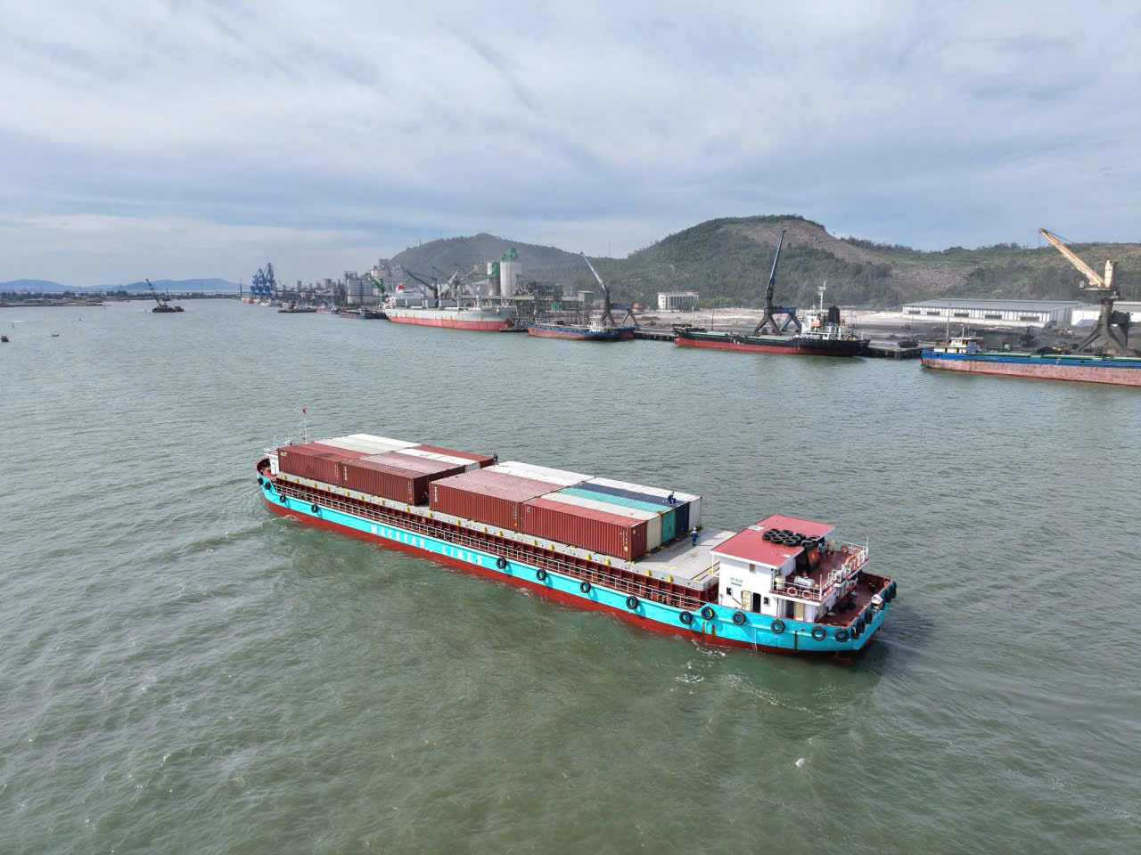 Tuyến container mới sẽ giúp giảm tải áp lực cho hệ thống đường bộ, tiết kiệm chi phí logistics cho doanh nghiệp