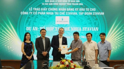 Thanh Hoa grants investment certificate for Stavian plastic recycling project