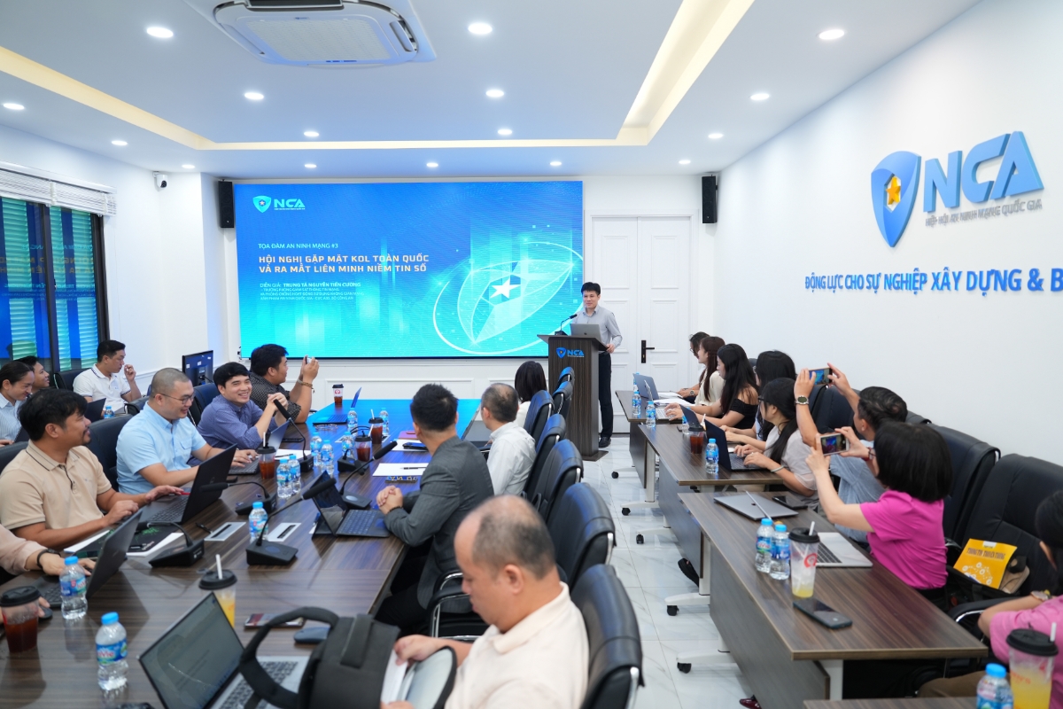 Toàn cảnh toạ đàm an ninh mạng với chuyên đề “Kiến tạo niềm tin số” do Hiệp hội An ninh mạng quốc gia tổ chức ngày 28/7.