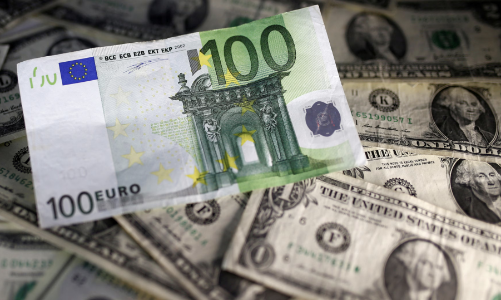 Đồng euro giảm giá chóng mặt sau khi EU đạt thỏa thuận với Mỹ