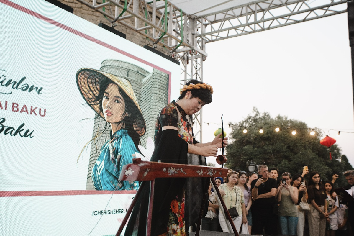 Một tiết mục nghệ thuật của nghệ sỹ Việt Nam tại "Những ngày Việt Nam" ở Baku, Azerbaijan - Ảnh: ĐSQ Azerbaijan tại Việt Nam.