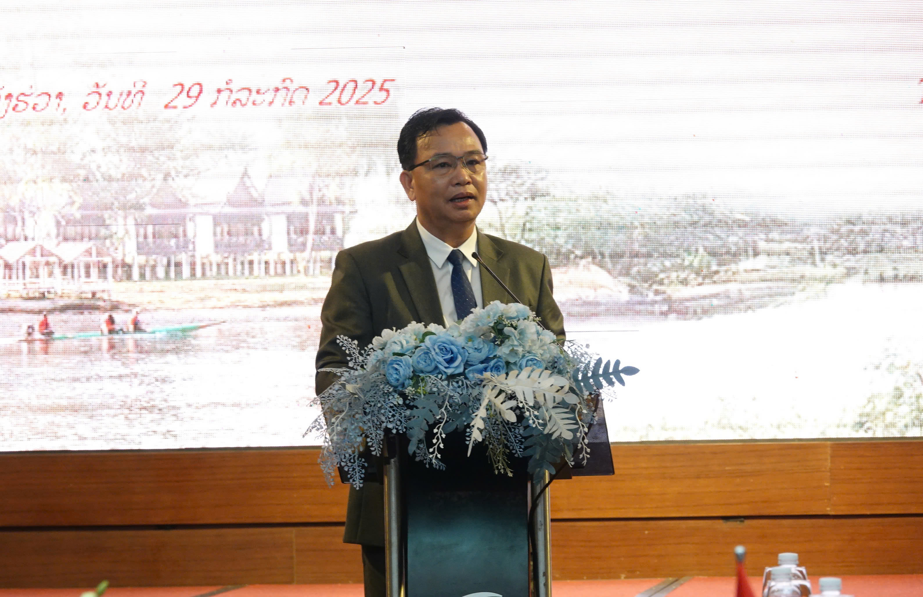Ông Thong Súc Sổm Pha Văn - Giám đốc Sở Công Thương tỉnh Hủa Phăn