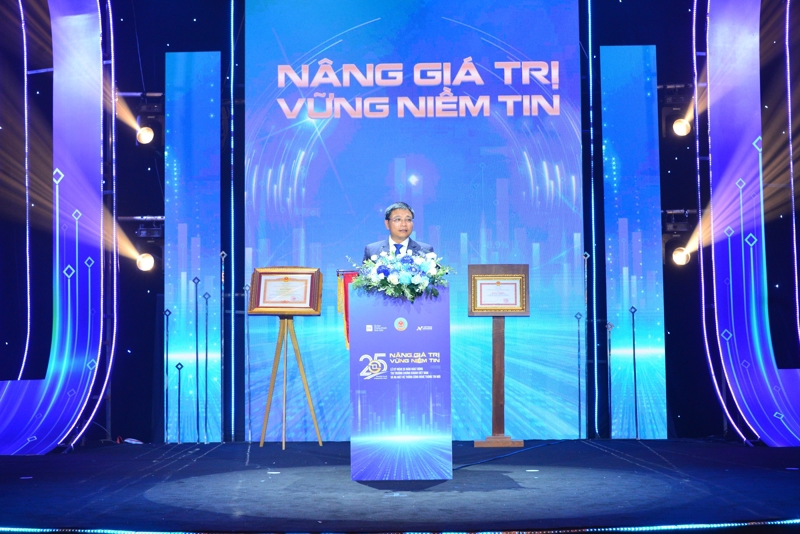 Minister of Finance Nguyen Van Thang addresses the anniversary ceremony in Ho Chi Minh City on July 28.