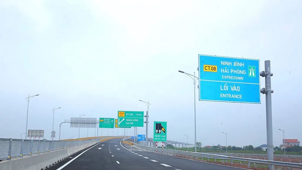 Cao tốc Ninh B&igrave;nh - Hải Ph&ograve;ng kết nối Ninh B&igrave;nh với c&aacute;c v&ugrave;ng kinh tế trọng điểm của v&ugrave;ng. Ảnh: Anh Tuấn.