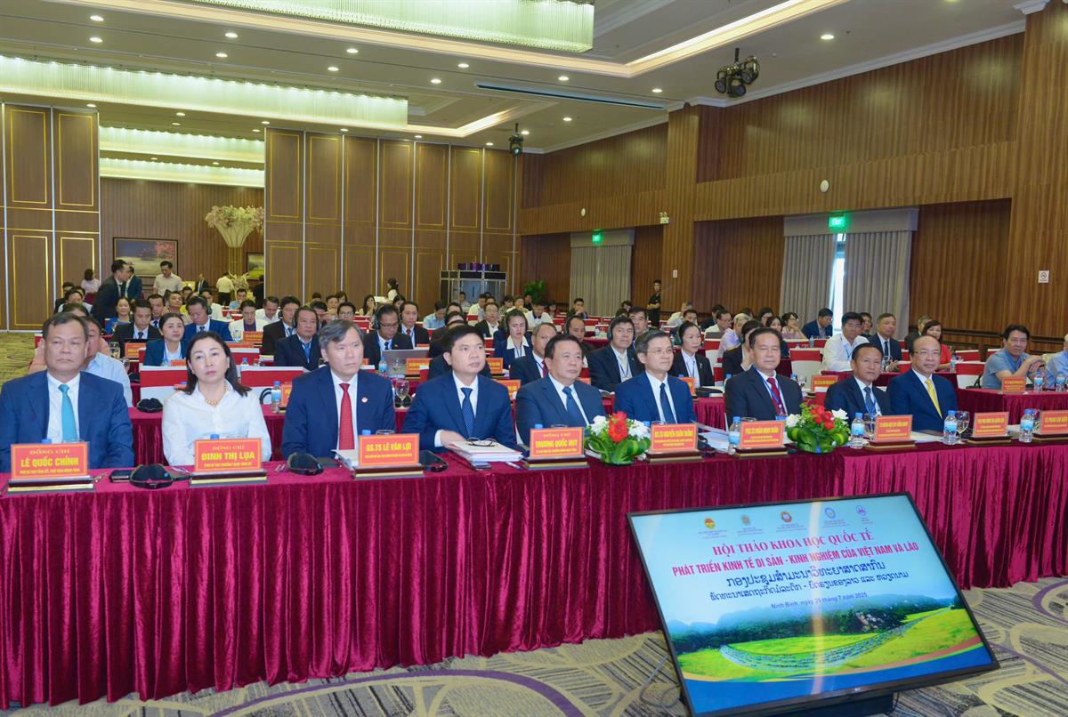 Các đại biểu tham dự Hội thảo