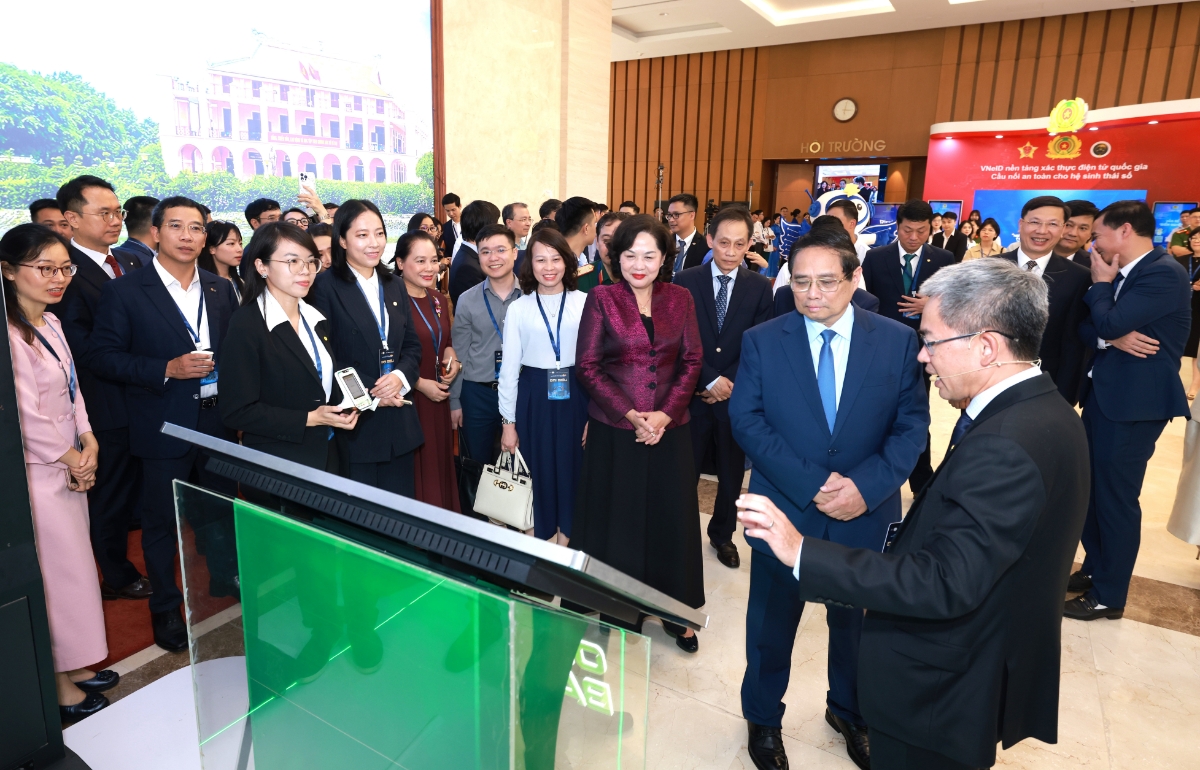 Open Banking đ&atilde; v&agrave; đang nhận được sự quan t&acirc;m rất lớn từ Ch&iacute;nh Phủ, c&aacute;c cơ quan Ban ng&agrave;nh nhằm đẩy mạnh hoạt động chuyển đổi số trong doanh nghiệp.