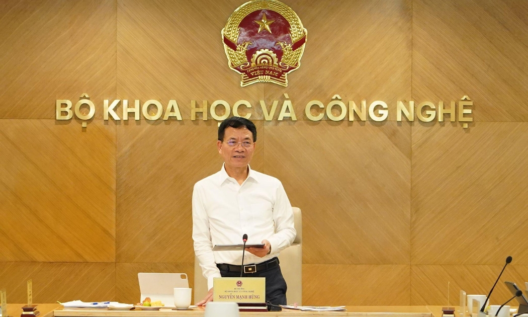 Bộ trưởng Bộ Khoa học và Công nghệ Nguyễn Mạnh Hùng chủ trì Hội nghị.