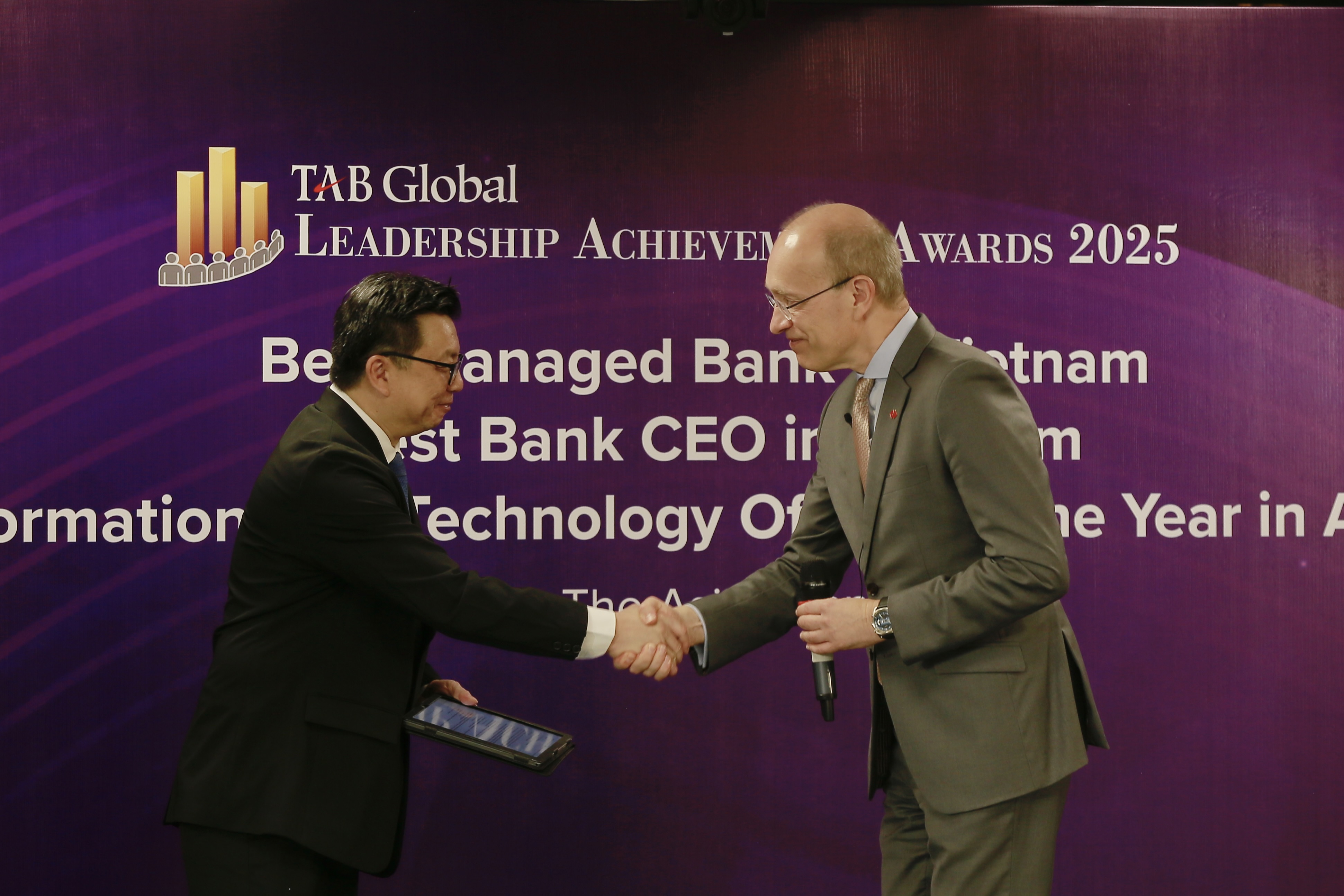 Techcombank CEO Jens Lottner honoured for outstanding leadership at The Asian Banker Awards 2025.