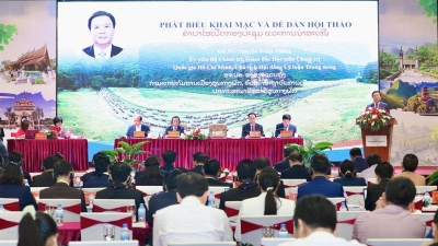 Vietnam and Laos share experiences in developing a heritage-based economy