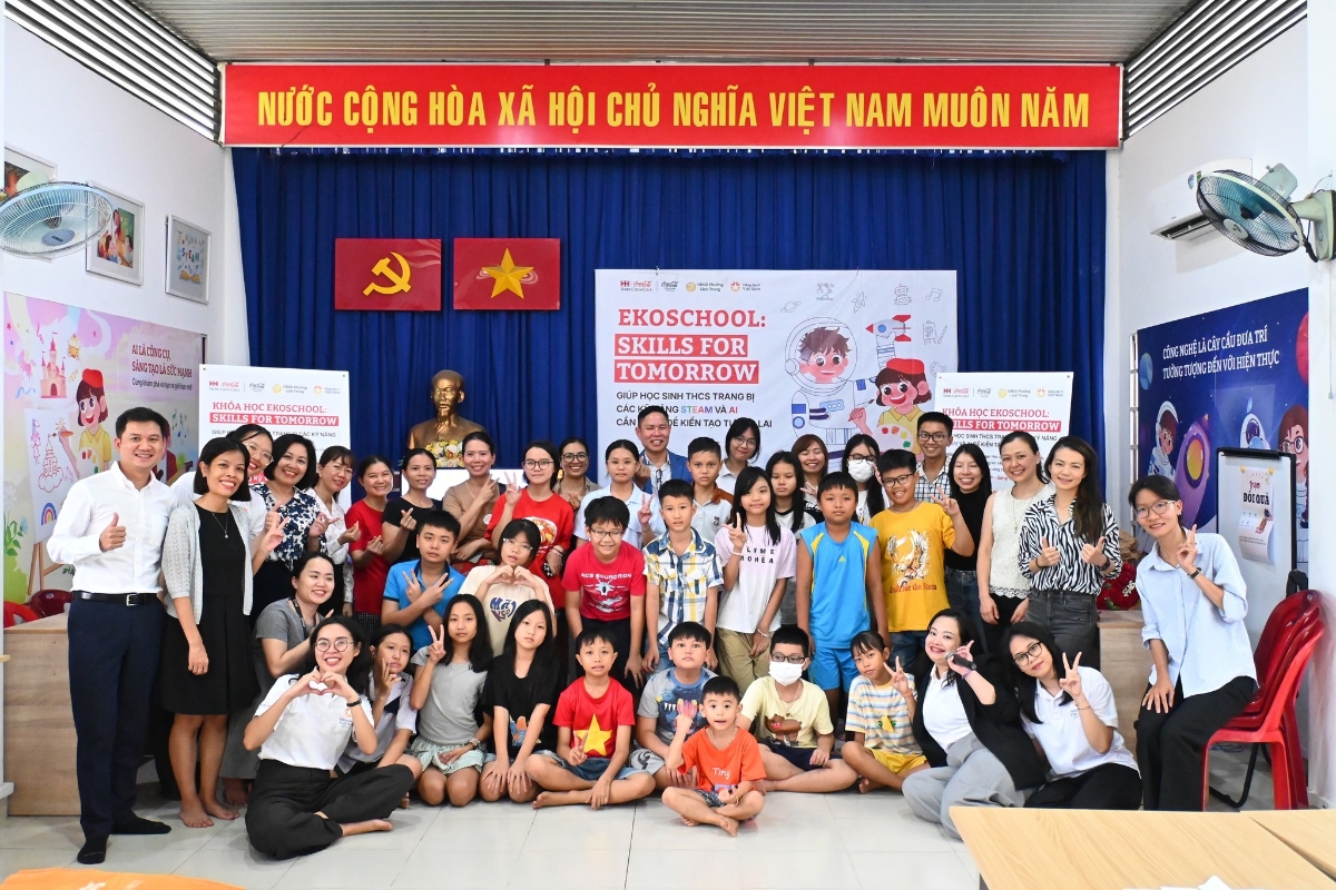 Coca-Cola Việt Nam t&iacute;ch cực th&uacute;c đẩy gi&aacute;o dục to&agrave;n diện th&ocirc;ng qua nhiều s&aacute;ng kiến cộng đồng, mang đến cơ hội học tập c&ocirc;ng bằng cho thế hệ trẻ.