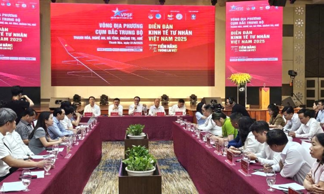 Toàn cảnh hội nghị.