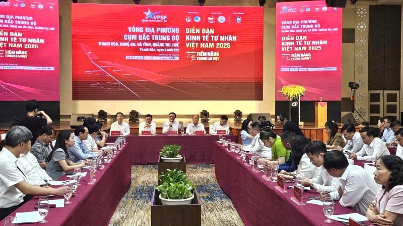 Toàn cảnh hội nghị.