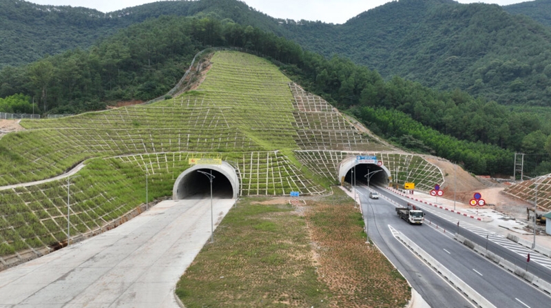 Some $82 mln to be invested in completing Than Vu tunnel of North-South expressway