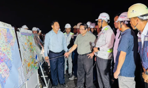 Thủ tướng kiểm tra công trường cầu Nhơn Trạch, thúc tiến độ các dự án trọng điểm phía Nam