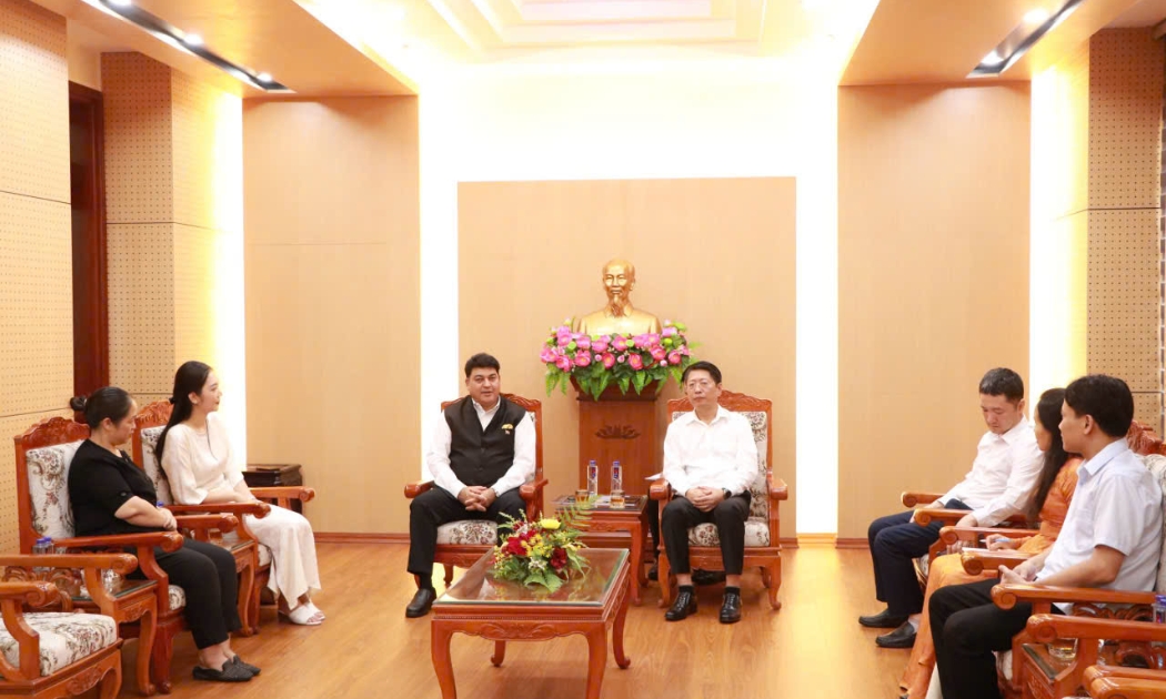 Tiếp đoàn làm phim Ấn Độ