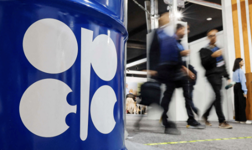 OPEC+ tiếp tục tăng mạnh sản lượng dầu để giữ thị phần
