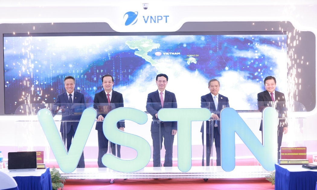 Khai trương tuyến cáp đất liền VSTN – tuyến cáp đầu tiên kết nối trực tiếp từ Việt Nam đến Singapore hoàn toàn qua hạ tầng đất liền do doanh nghiệp Việt Nam đầu tư, làm chủ.