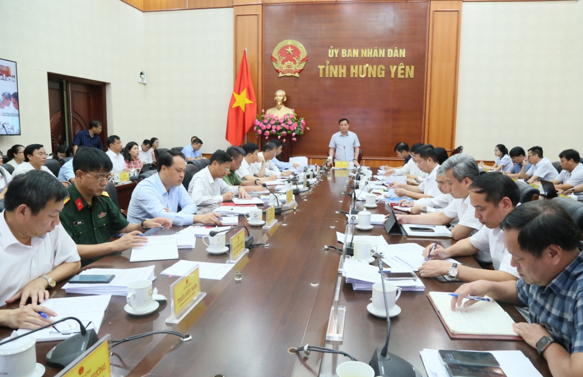 Ông Nguyễn Khắc Thận, Chủ tịch UBND tỉnh Hưng Yên, chủ trì hội nghị ngày 4/8/2025