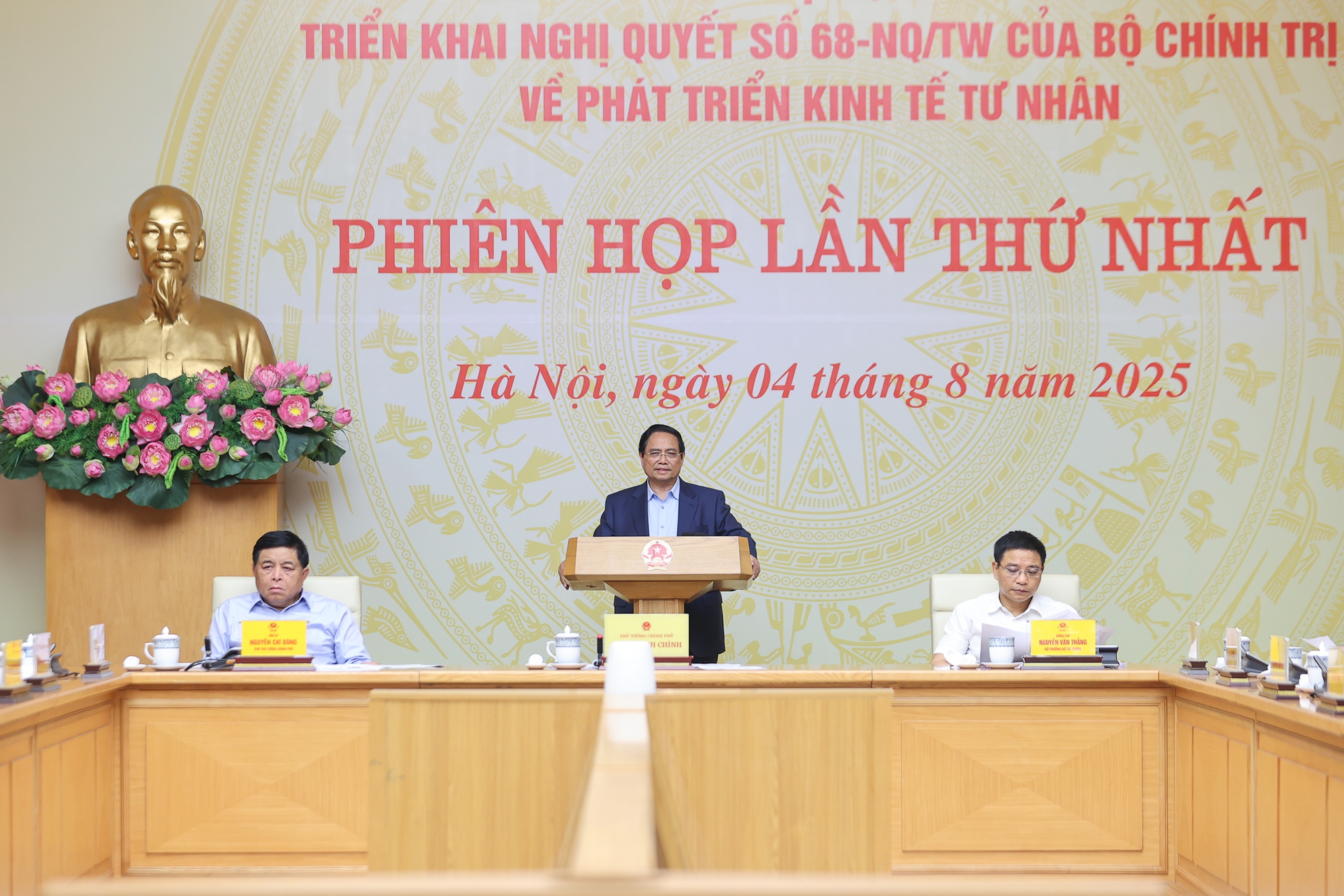 Thủ tướng ph&aacute;t biểu kết luận phi&ecirc;n họp&nbsp; - Ảnh: VGP