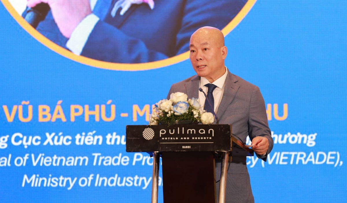 &Ocirc;ng Vũ B&aacute; Ph&uacute;, Cục trưởng Cục x&uacute;c tiến Thương mại, ph&aacute;t biểu tại hội thảo.