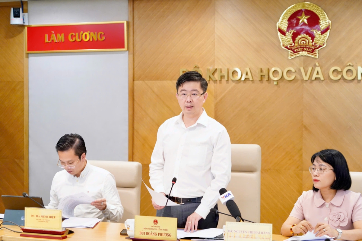 Thứ trưởng Bộ Khoa học và Công nghệ Bùi Hoàng Phương chủ trì Họp báo thường kỳ tháng 7 của Bộ Khoa học và Công nghệ. 