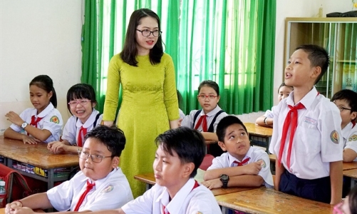 Huy động nghệ nhân, nghệ sĩ, vận động viên, tình nguyện viên tham gia giáo dục trong nhà trường