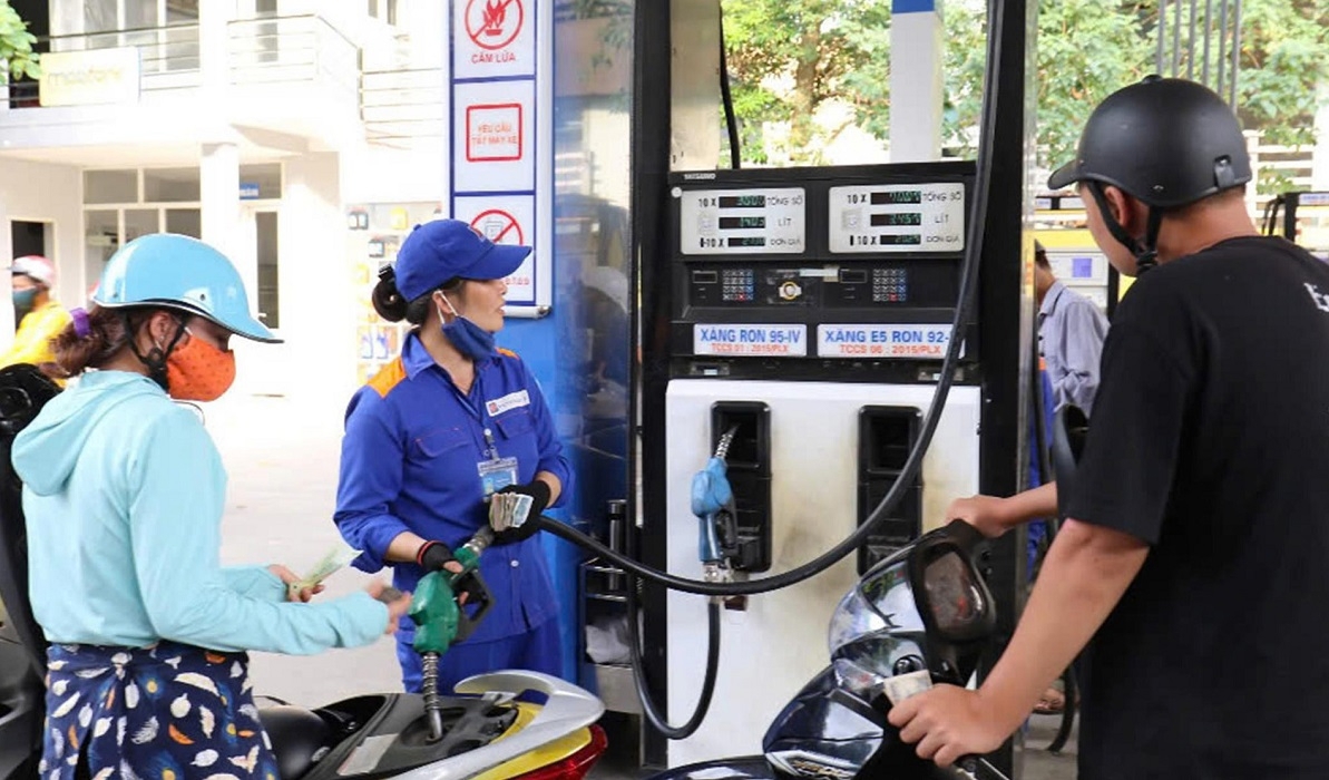 Các mặt hàng xăng tiếp tục được điều chỉnh tăng từ chiều 7/8/2025.