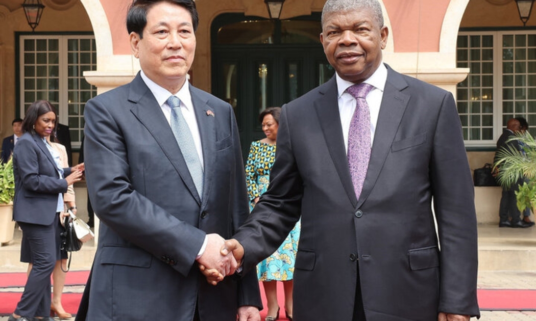 Chủ tịch nước Lương Cường và Tổng thống Joao Manuel Goncalves Lourenco - Ảnh: TTXVN