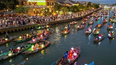 Vietnam welcomes over 12.2 mln foreign tourists in 7M