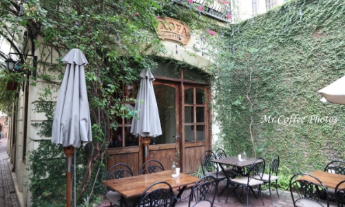 Những không gian giải nhiệt ngày hè