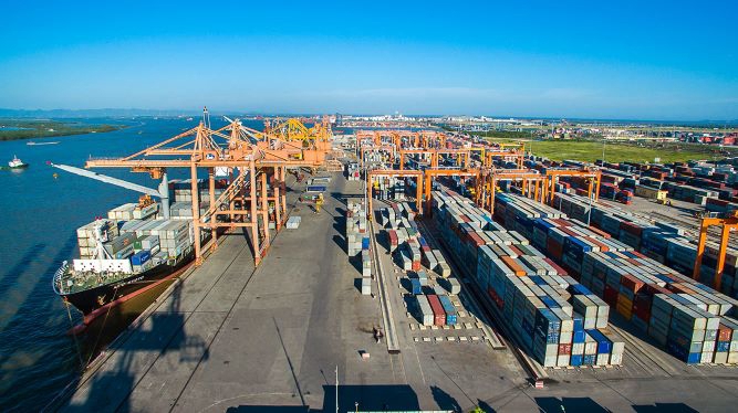 Các tuyến giao thông thuỷ nội địa kết nối cảng biển Hải Phòng chậm được triển khai nên hàng hoá thông qua cảng chủ yếu được vận chuyển bằng đường bộ.