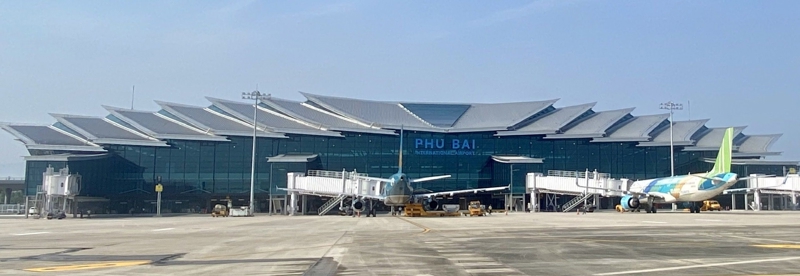 Cảng hàng không quốc tế Phú Bài.