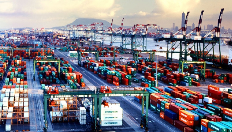 Việt Nam khẳng định vai trò trung tâm logistics mới của khu vực và thế giới.