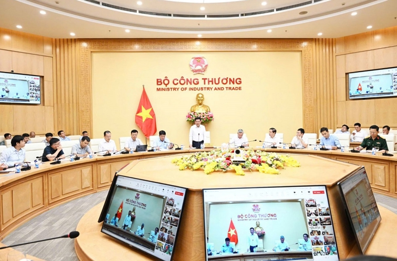 Bộ trưởng Bộ Công Thương Nguyễn Hồng Diên chủ trì cuộc họp về kế hoạch cung ứng điện 6 tháng cuối năm 2025 và xây dựng kế hoạch cung ứng điện năm 2026.