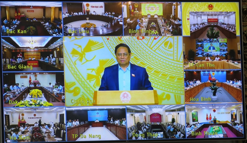 Prime Minister Pham Minh Chinh chairs the meeting on June 23.