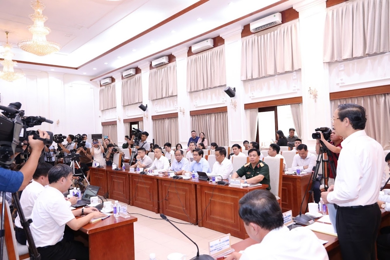 Quang cảnh buổi họp báo.