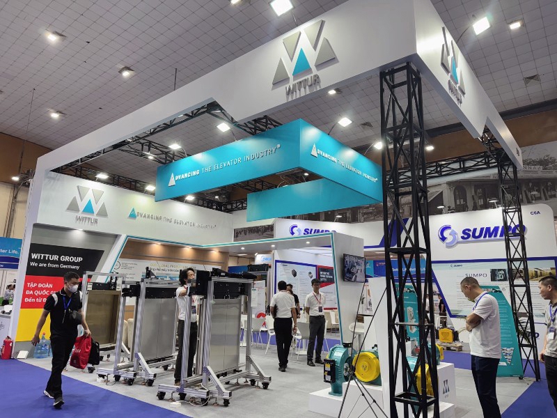 The VEE 2024 featured 120 booths from 100 domestic and foreign enterprises.
