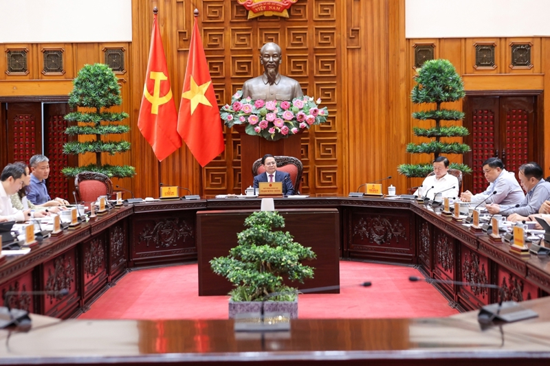 Prime Minister Pham Minh Chinh chairing the meeting. Photo: VGP