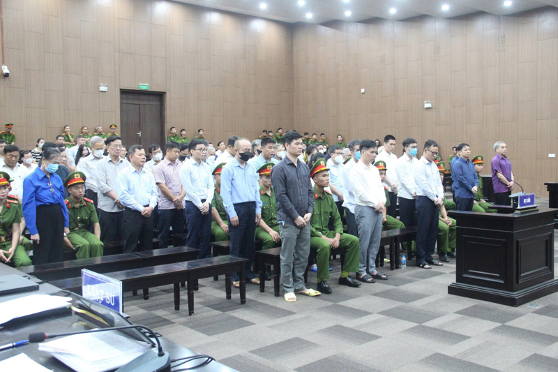 Các bị cáo tại tòa.
