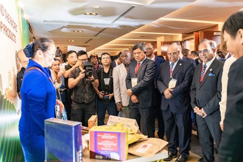 Delegates examine products from Vietnam's successful OCOP program.