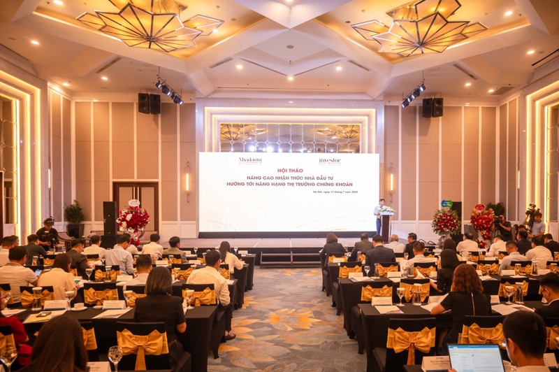 Toàn cảnh hội thảo "Nâng cao nhận thức nhà đầu tư hướng tới nâng hạng thị trường chứng khoán".