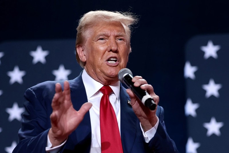 Tổng thống Trump nhận định AI có tiềm năng "chuyển đổi mọi loại nỗ lực và lĩnh vực kiến thức của con người, từ y học đến sản xuất, đến chiến tranh và phòng thủ quốc gia."