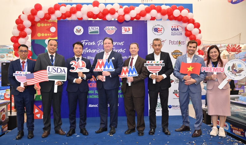 At the launching ceremony for the campaign "From Prosperous American Farms" in Hanoi on July 23 (Photo: The U.S. Embassy in Hanoi)