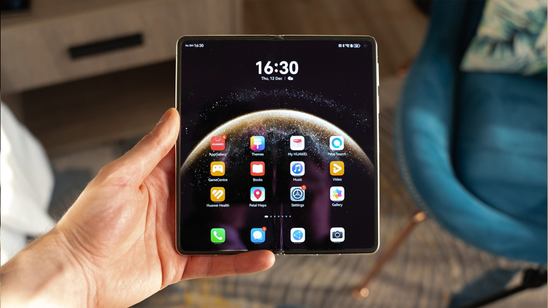 Huawei Mate X6 được thương mại quốc tế vào tháng 12/2024.