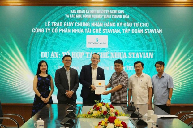 Công ty Cổ phần Nhựa tái chế Stavian chính thức nhậnGiấy chứng nhận đăng ký đầu tư cho Dự án Tổ hợp Tái chế Nhựa Stavian.