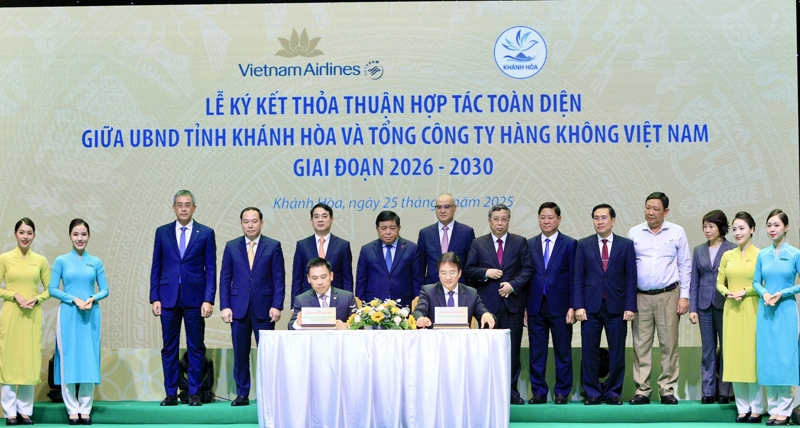 Phó Thủ tướng Nguyễn Chí Dũng chứng kiến Vietnam Airlines và UBND tỉnh Khánh Hòa ký kết thỏa thuận hợp tác toàn diện giai đoạn 2026 - 2030.