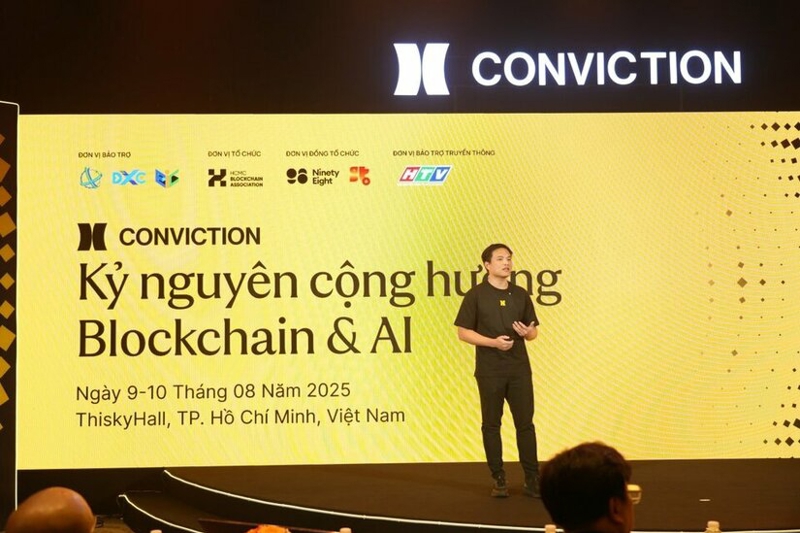 Ông Lê Thanh - Phó Chủ tịch Chi hội Blockchain TP.HCM phát biểu tại buổi ra mắt sự kiện. Ảnh: Chi hội Blockchain TP.HCM.