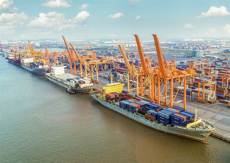 Bến cảng số 1, 2 thuộc Khu bến cảng Lạch Huyện (Hải Phòng)